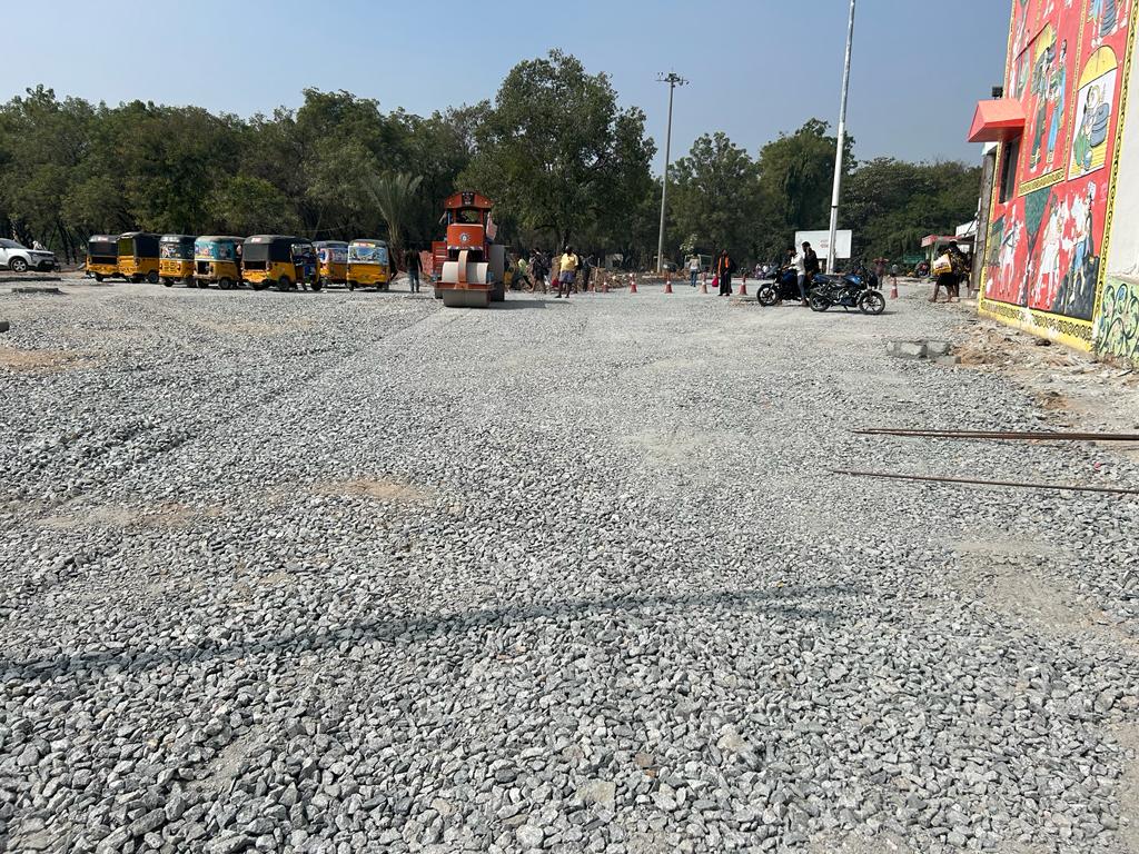SCRailwayIndia's tweet photo. #SCRInfraUpdates:
Work in progress at Circulating area of Nalgonda station under #AmritBharatStation #amritbharatstationscheme @RailMinIndia https://t.co/bzsQBQVR8p