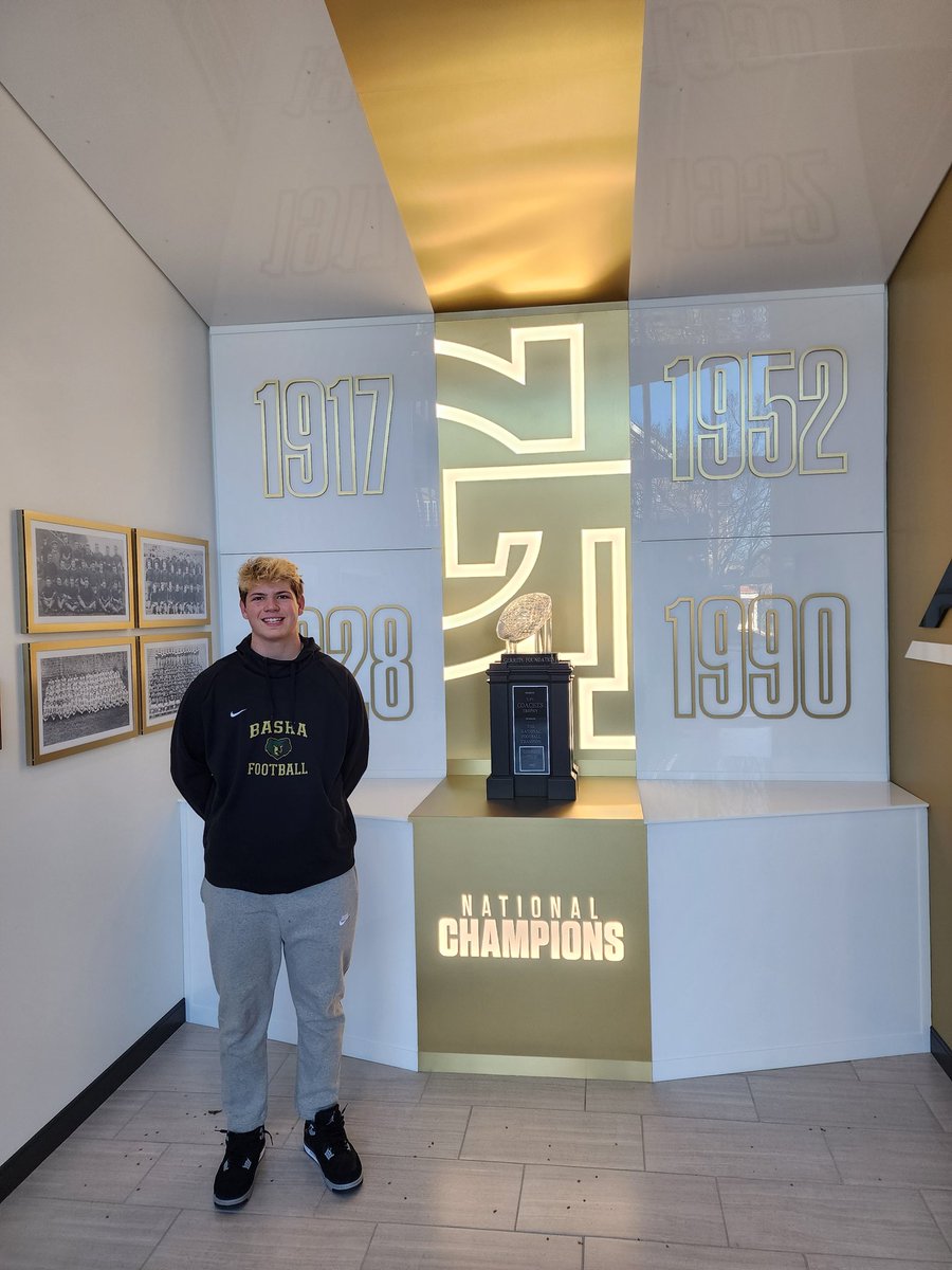 Thank you for the unofficial visit @GTFootball @Buster_Faulkner @coacherrinjoe Loved the facility! Would love to come back for a visit. Enjoyed the weekend, such a great experience @Brandon_Odoi @FootballHotbed #Hotbedworld @bashagridiron @CoachTKelly1 @RonTBAOL @VYDLperformance