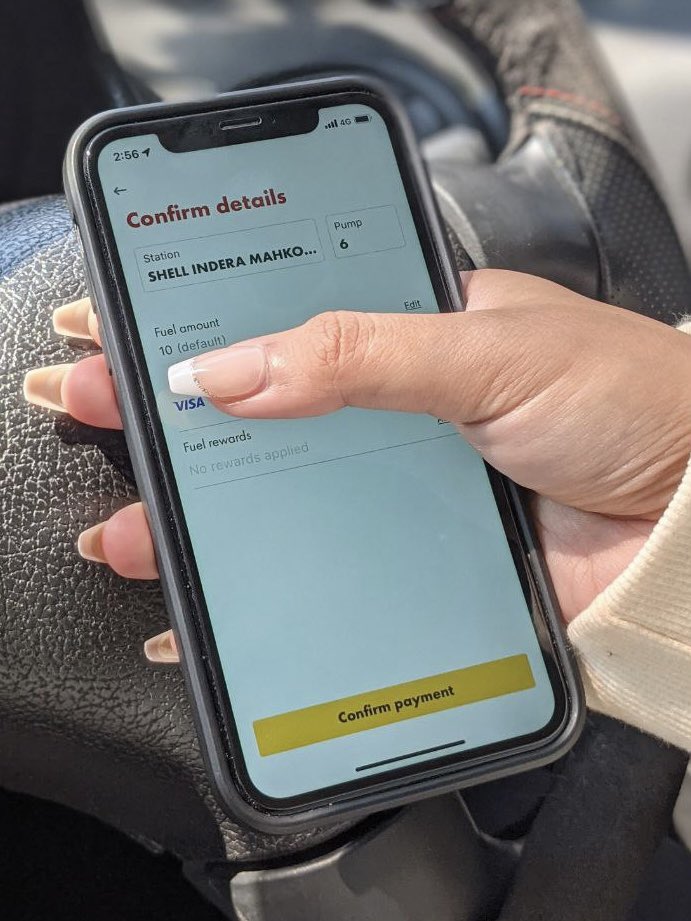 snugdeal3r's tweet image. usually when i'm alone, i had to leave my car, rush to the counter to make payment and rushed back to the car 😅😂
sure, i can use my card, but now i prefer using this app more because it's already linked to my card, and i can track my points while i'm at it!  #ShellApp…