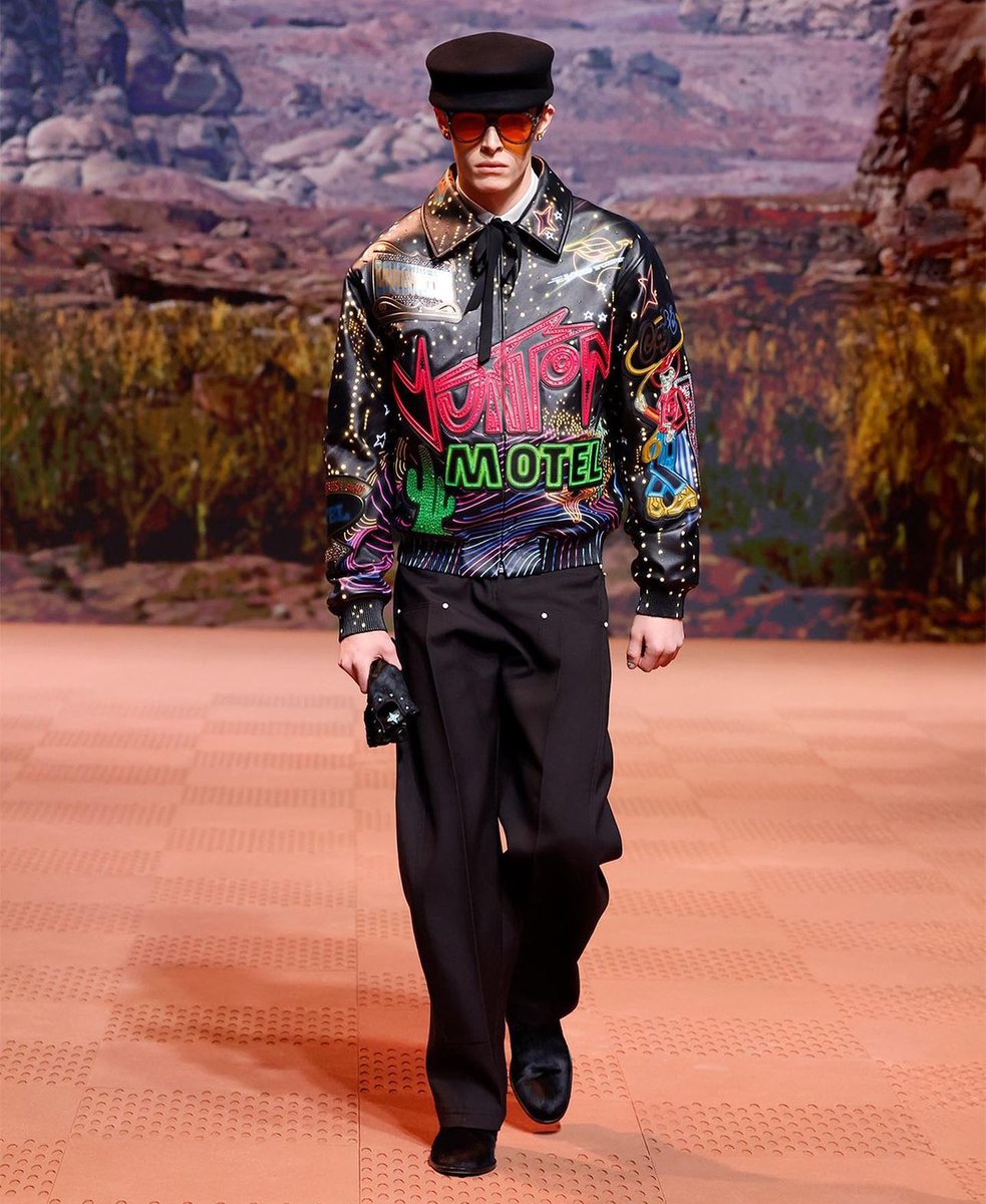 Protrending's tweet image. Which Pro will be the first to walk down the tunnel in #Pharrell’s FW24 #LouisVuitton collection? See anything you like?! #protrending #stylelikeapro
(📸 @louisvuitton)