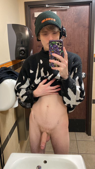 i&rsquo;m on my break 😈 https://t.co/AdJ6EqNIaK