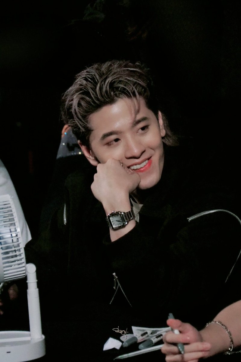 chnkprn's tweet photo. I never had someone like you :)
#TRINITYFansign_EP2
#XXSIVK https://t.co/VbRtWMzPhR
