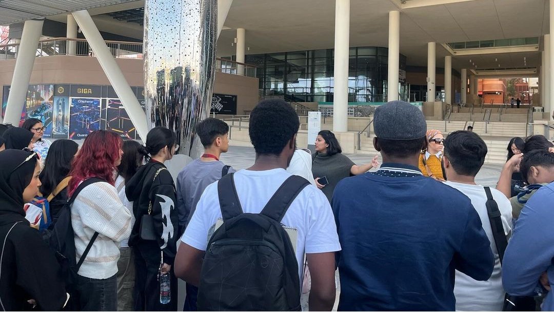 DmuDubai's tweet image. Turning study sessions into sightseeing! Architecture and Interior Design students taking over Masdar City📷
#dmudubai #studentlife #designstudents #architecture #ukeducation #studentexperience #learningisfun #creativity #design #architects #architecturaldesign