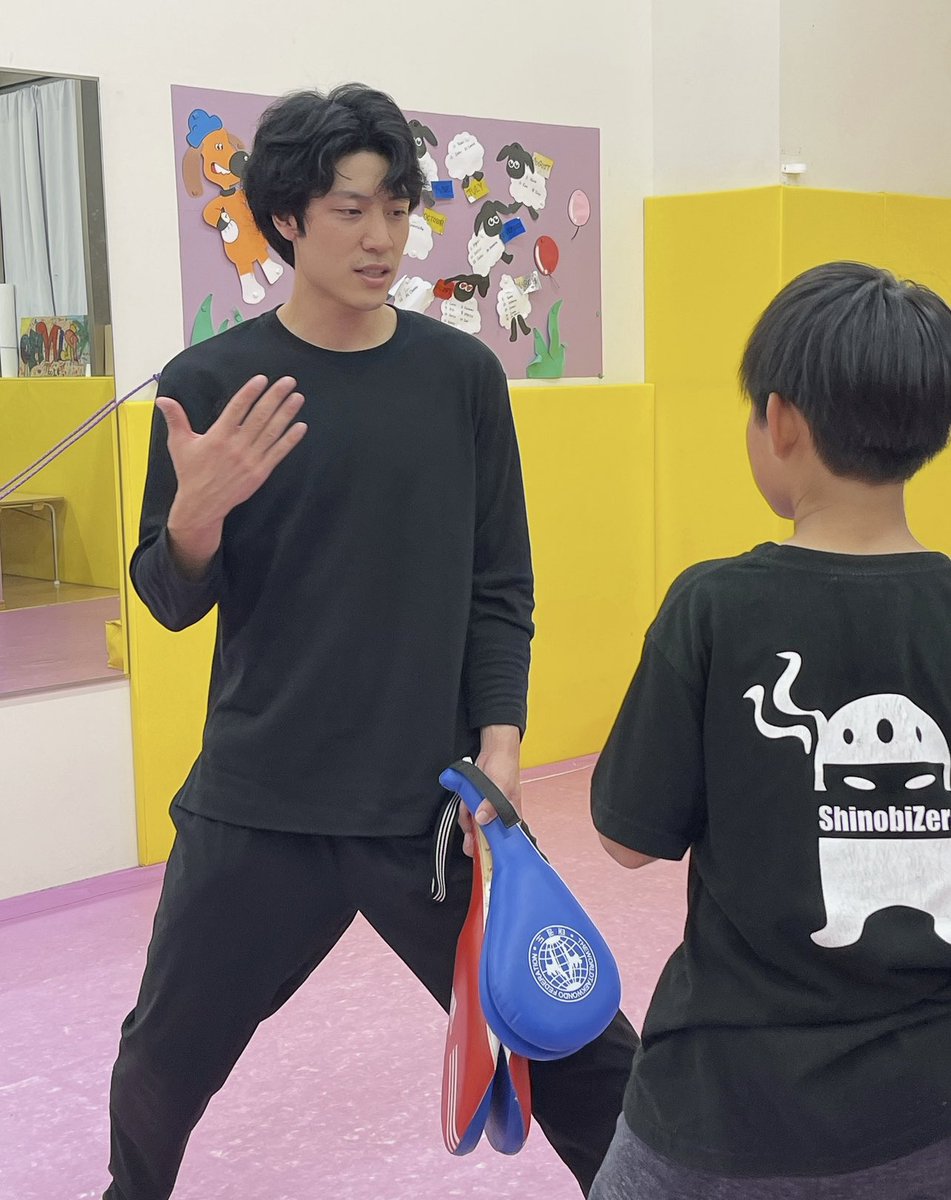 ninjashaccho's tweet photo. 息子のようなイケメン新人俳優Yoshi。
子ども忍者教室の講師もやってます✨
応援宜しくお願いします♡ 
お仕事のご依頼も受付中💁‍♀️

#湘南 #忍者社長 #ninja #シノビゼロ #忍者　#サンハトヤ　#新人俳優 https://t.co/rmtKs4tylq