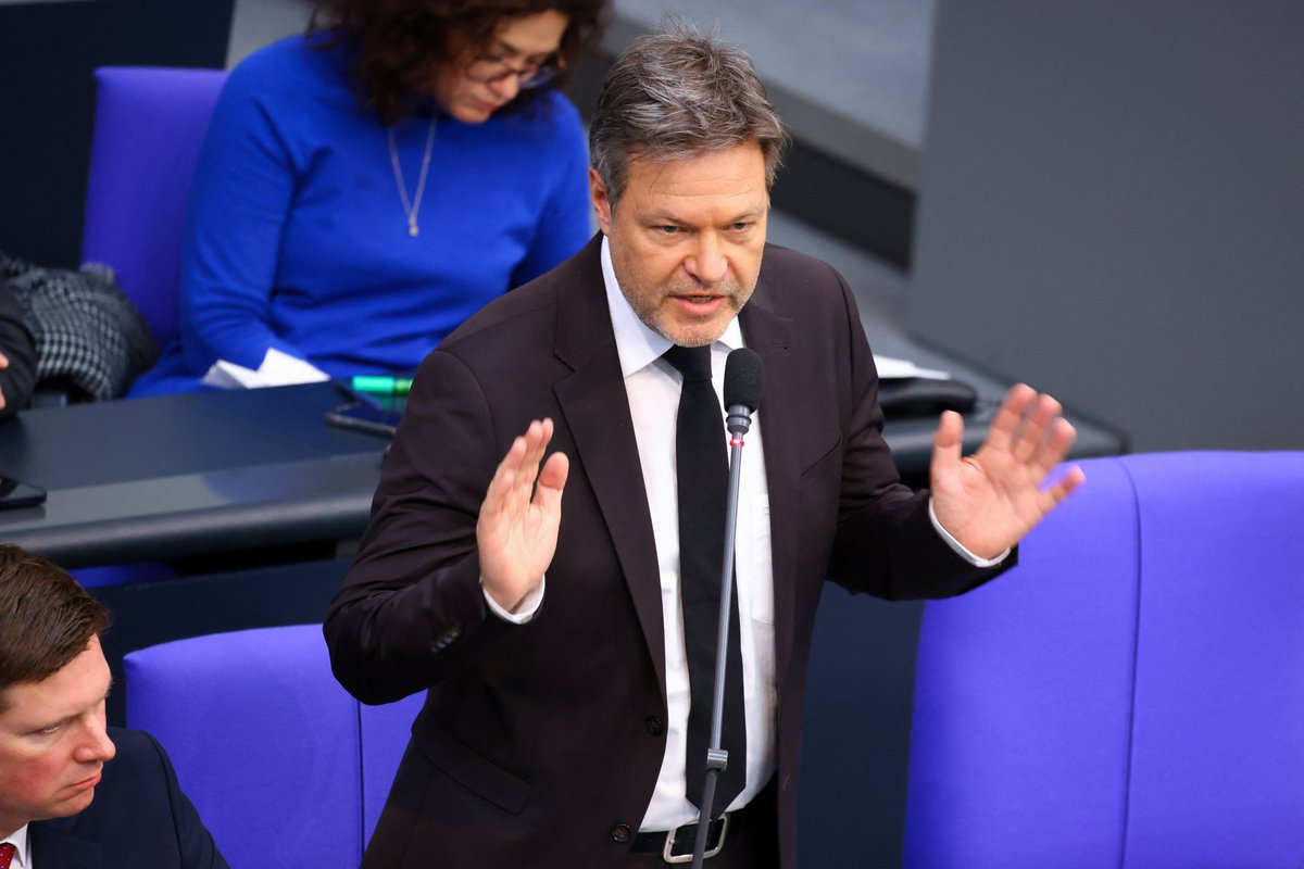 Jetzt gibt es Robert Habeck endlich zu! Und das mitten im Bundestag: Die Ampel hat „geplanten und durchgeführten Rechtsbruch“ begangen, gestand der grüne Vizekanzler während der Regierungsbefragung ein.
nius.de/Politik/im-bun…