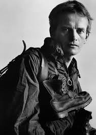 'To lose a passport was the least of one’s worries. To lose a notebook was a catastrophe.'

🌍✒️ Remembering #BruceChatwin, British #travel writer ('In Patagonia') and novelist, #DOTD 18 January 1989. #TravelWriting