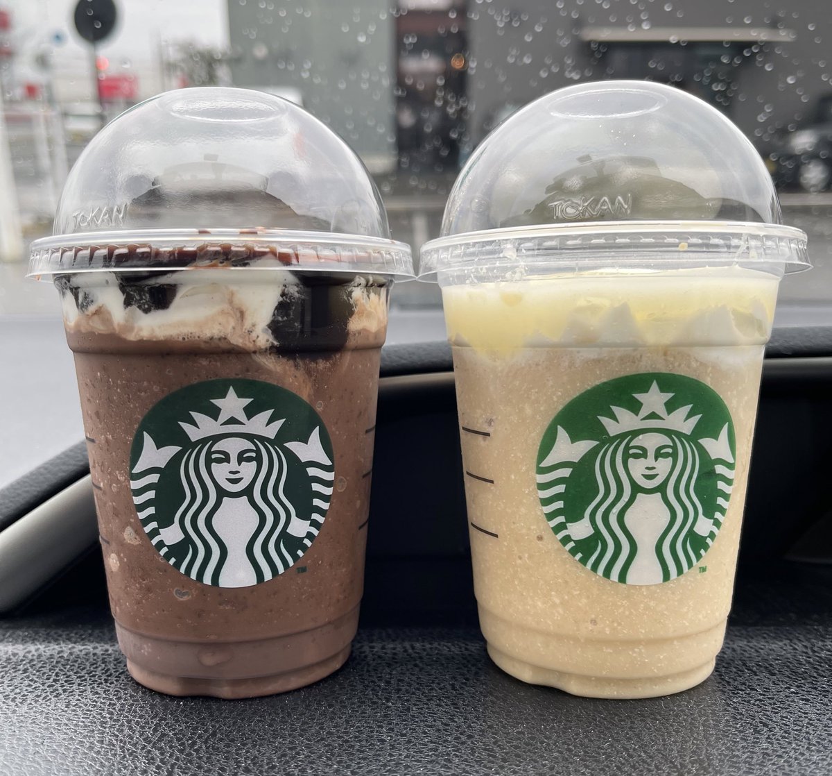 hyksh2592's tweet photo. おやつタイム🍪☕️💕昨日発売のフラペチーノ😊美味しかったぁ😋 #STARBUCKSCOFFEE #Operafrappuccino #Whiteoperafrappuccino #Chocolatesweets https://t.co/6CBncc4MEg