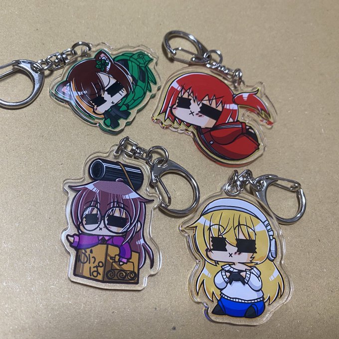 KISARAさん@KISARA_MTK のVさんアクキー届いた、かわよいー 