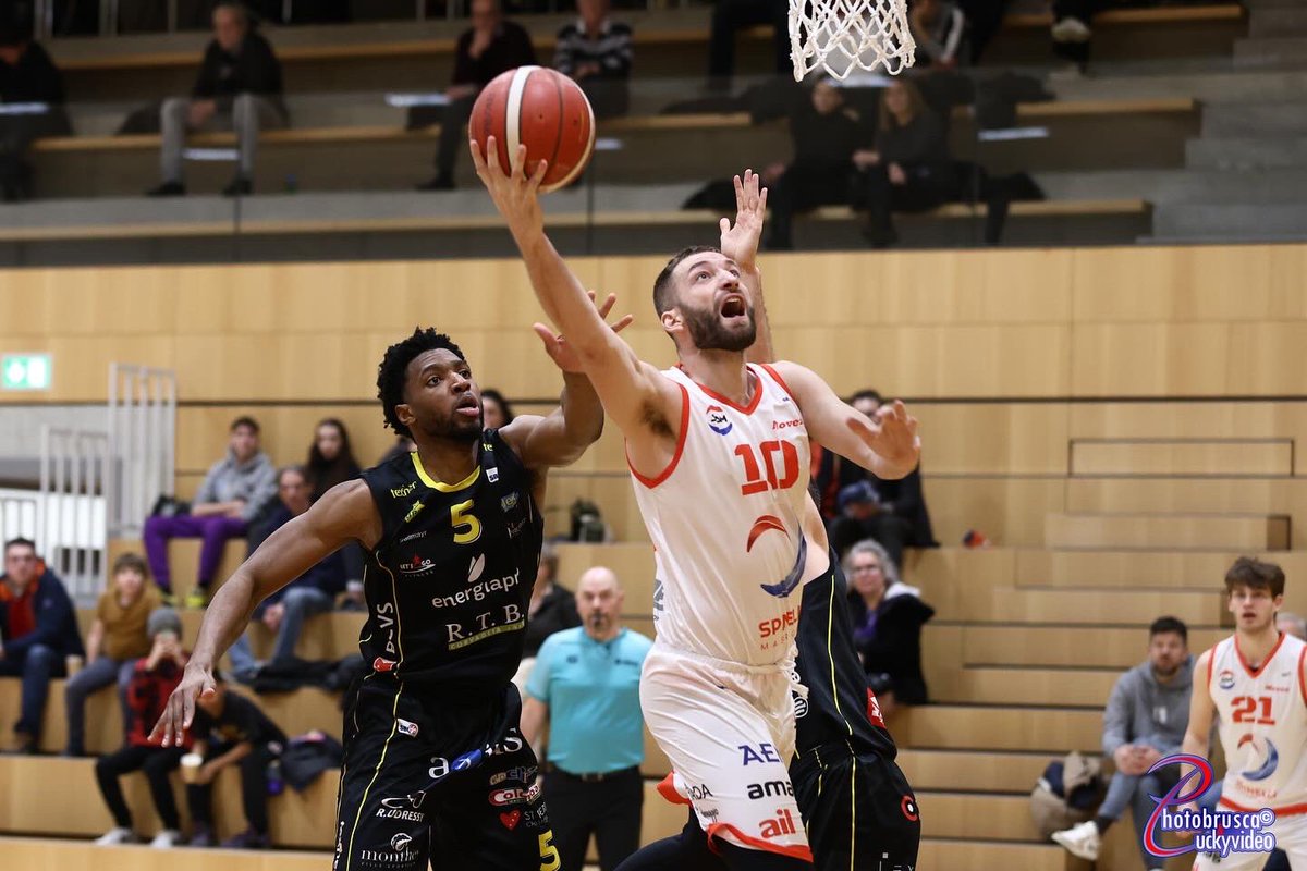 brusca73's tweet photo. SBLeague 
@sambasketmassagno vs @bbcmontheychablais 

📍Massagno
🗓️ 17.01.2024

 @swiss_basketball 

©️📸 copyright Photobrusca/Marusca Rezzonico

#spinellimassagno #basketball https://t.co/cxwEOi265s