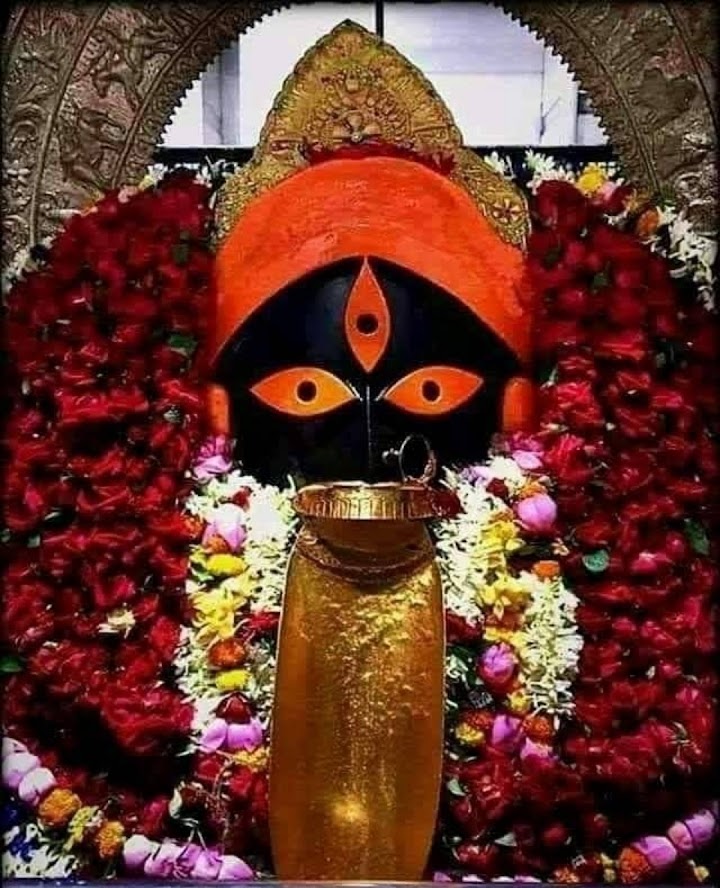 Kalighat Temple is all set to get a major facelift including a golden crown and will therefore join the league of other famous temples located across India known to have spectacular gold crowns

Reliance has taken the responsibility of restoring the entire Kalighat Temple Complex