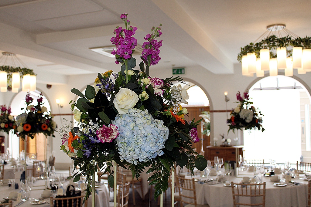 PoppiesFloristB's tweet photo. Beautiful Table arrangement #bridetobe #engaged #flower #floral #flowerarrangement #instawed #eventflorist #bournemouthweddings #familybusiness #smallbusinessuk #independentflorist #dorsetweddings #corporateflowers #bournemouth #dorset https://t.co/uIMYwAKjQz https://t.co/tR3XNPi0ty