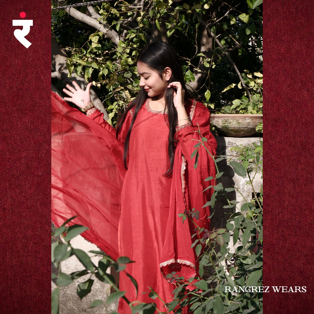 RangrezWears's tweet photo. 𝐂𝐎𝐋𝐎𝐑𝐒 𝐎𝐅 𝐓𝐑𝐀𝐃𝐈𝐓𝐈𝐎𝐍

"Elevate your style with the timeless elegance of Dola silk!  Adorned with exquisite hand embroidery and paired with a stunning organza dupatta, our Rangrez Wears kurta set is a masterpiece in every thread. 

#RangrezWears #EthnicElegance https://t.co/jMMD6E1yTx
