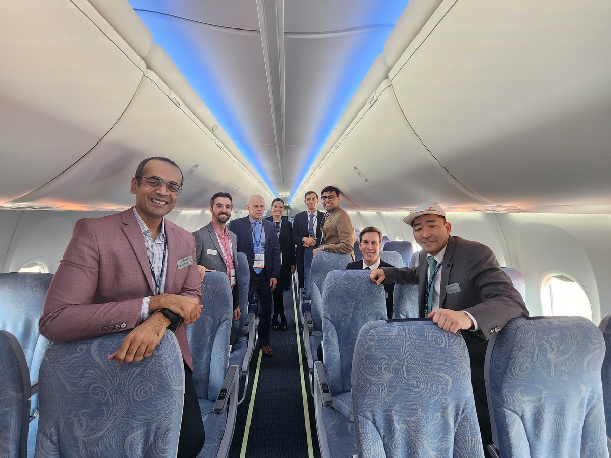Vinamralongani's tweet photo. Greetings from onboard @AirIndiaX (AIX)'s #B737Max VT-BHX painted in the Kalamkari livery. Always a pleasure to meet @pgprageesh. Also met @siddhantchauhan and the team from @BoeingAirplanes 
#AvGeek https://t.co/V5e1um8VoS