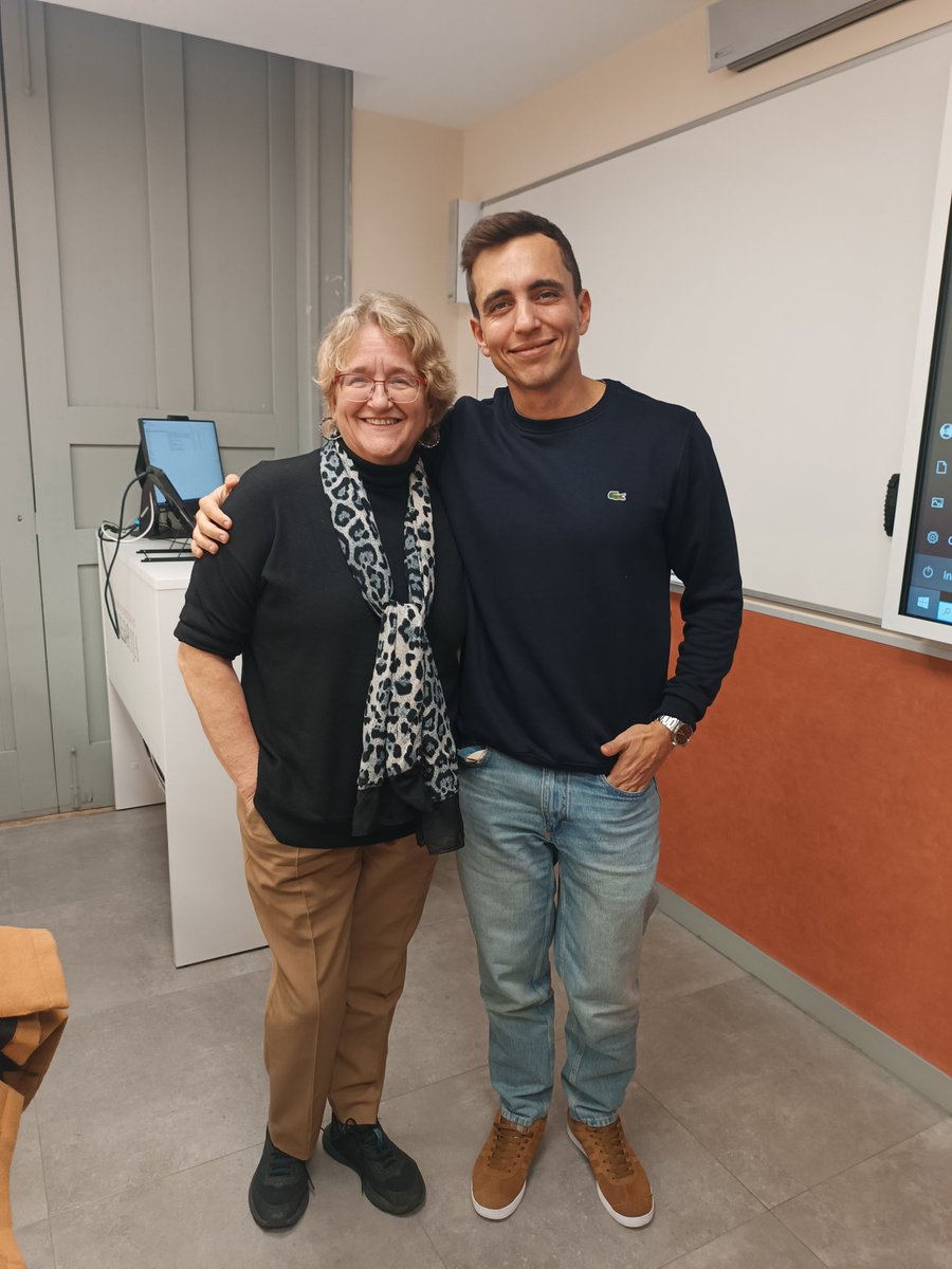Ayer pasé la tarde con un grupo de líderes enfermeros como Jorge que trabajan para el grupo Vithas hablando de la Humanización de la Asistencia y de la capacidad transformadora de las enfermeras. Desde luego con este capital humano, la Organización llegará muy lejos. Felicidades.