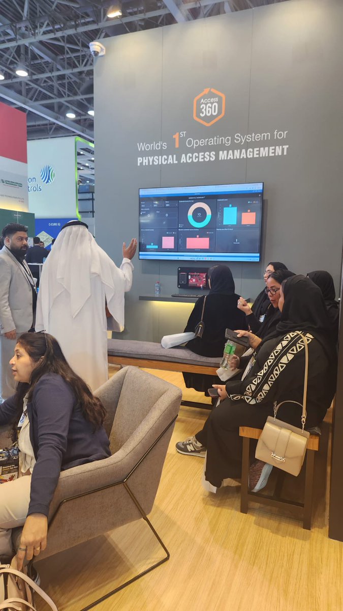 idcubesystems's tweet photo. Final Day at @IntersecExpo
Excitement is high as we make your last chance in 2024 to connect with #IDCUBE even more memorable. Energized by the overwhelming response, join us at #booth S1-B31 to embark on your AI-powered Access Control journey. https://t.co/KupyYUiJiw