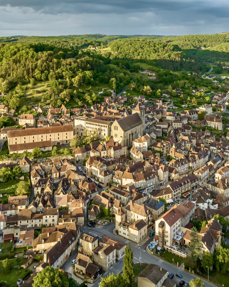 Sous le charme de Saint-Cyprien en Périgord. 
<a href="/dordogneperigor/">Tourisme Dordogne Périgord</a>