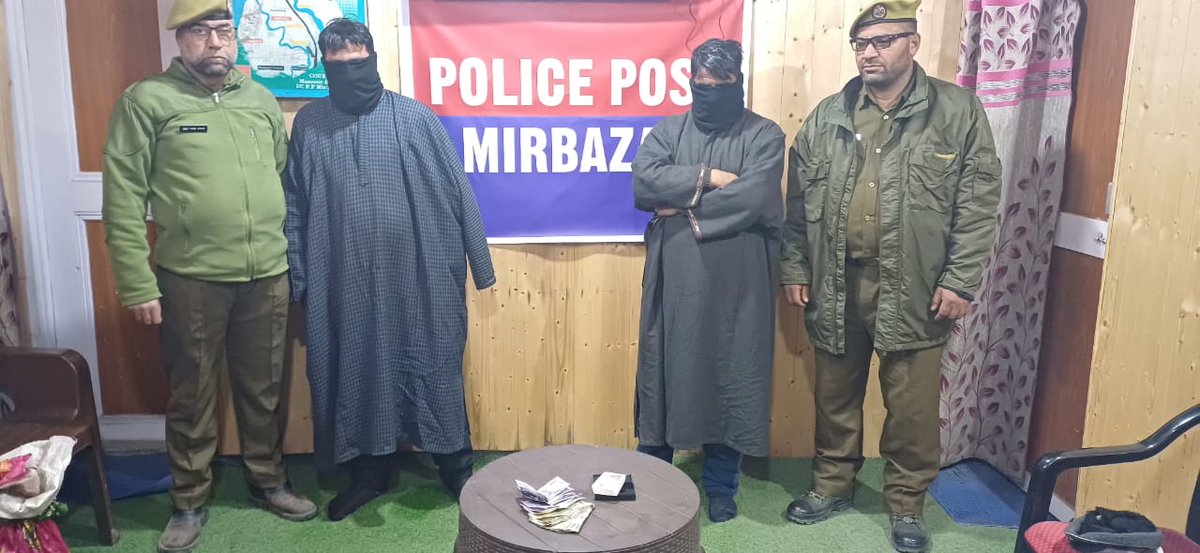 Kulgam Police arrested 02 #Gamblers, #Afroz Ah Tantray & #Mohd Rafiq Wani, R`s/O of Furrah; Stake money of ₹6800 & a set of playing cards recovered, Case FIR No.16/2024 U/S 13 Gambling Act stands registered at PS #Qazigund & investigation is in progress. @KashmirPolice @DigSkr