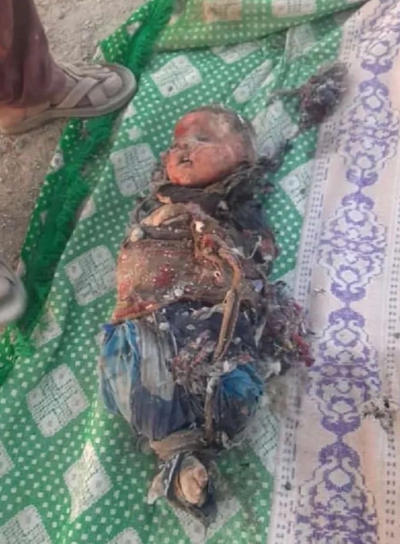 کیا یہ دہشتگرد ہے ؟ پاکستانی میڈیا معصوم جانوں پر جشن بنا رہی ہے ۔ دہشتگرد کون ہے یہ دنیا کو اچھی طرح علم ہے ۔ 

#StopBalochGenocide