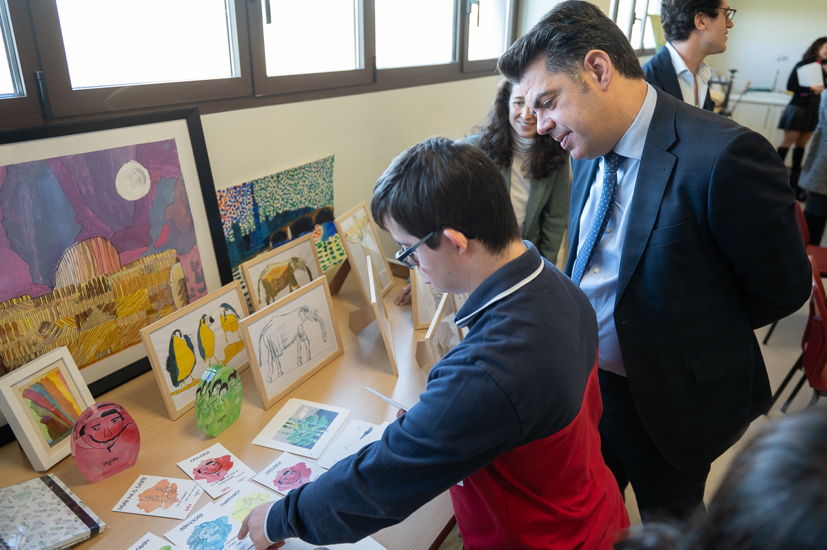 fuam_uam's tweet photo. Firmamos un acuerdo con la @fundacionprodis para impulsar la #Inclusión laboral de personas con #discapacidadIntelectual.
Desde la @fuam_uam visitamos sus instalaciones y su Centro Especial de Empleo (CEE).
+Info: https://t.co/mCSvWw7Yj7
@UAM_Madrid @FaculEDUAM #Promentor https://t.co/BW7feaFcvH