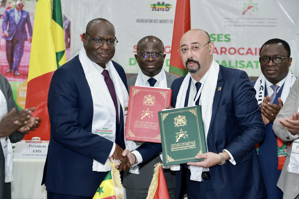 🇲🇦🇸🇳 Les collectivités territoriales, actrices d'une coopération renforcée entre le #Maroc et le #Sénégal !
🤝 Organisées par l'@Ams_sn_ et l'@AMPCC2 les Assises Sénégalo-Marocaines de la Décentralisation ont été un temps fort de la #Diplomatiedesvilles.