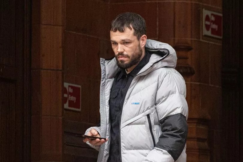 Please retweet Connor Hudson of #SUTTONCOALFIELD #BIRMINGHAM #UK FOUND GUILTY OF CRUELTY TO AN XL BULLY - AVOIDS JAIL, 16 WEEK SUSPENDED SENTENCE.  CONVICTED | Connor Hudson aged 32, from Sutton Coldfield, Birmingham: battered an XL bully for "jumping around in the bath", causing