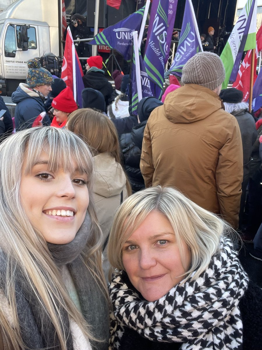 75Ems_'s tweet image. Proud to stand with other public sector workers today at the City Hall along with my daughter @UNISONNI #classroomassistant #21stCenturySuffragettes