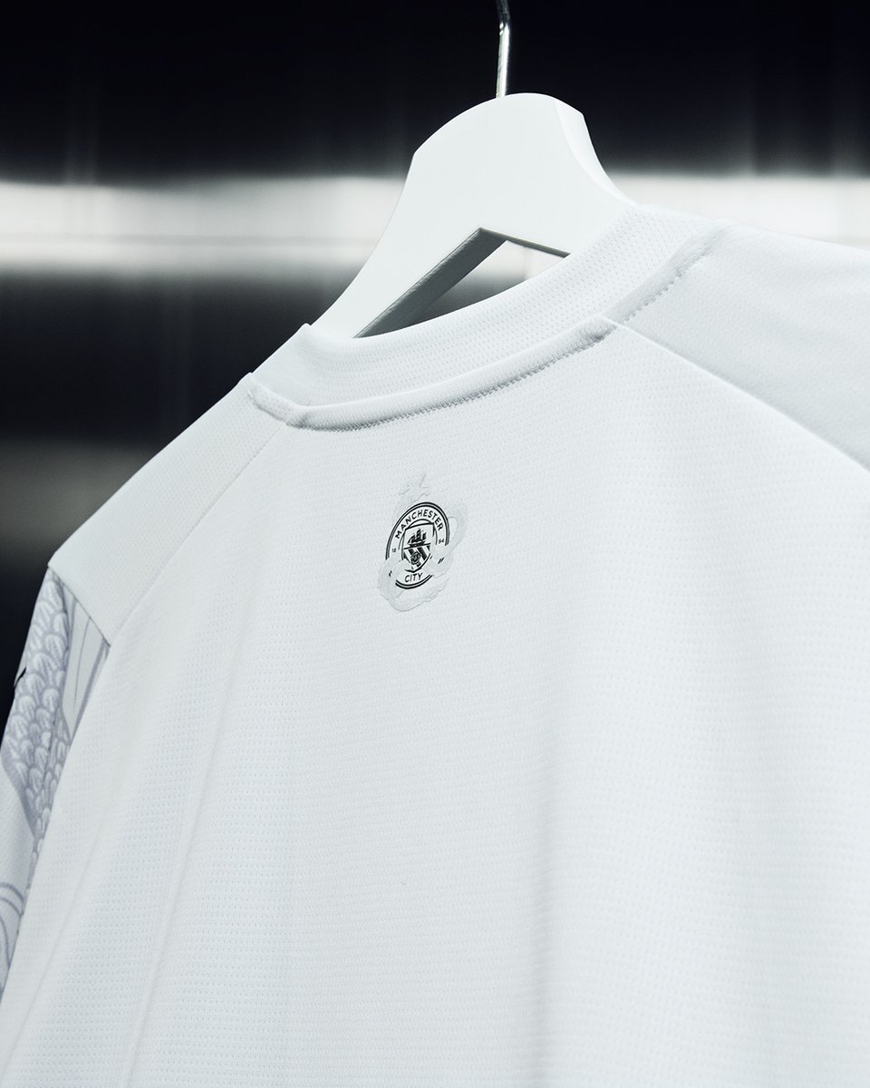 Drop Zone: Manchester City

Just landed (from the sky) 🐲 Man City Year of the Dragon Collection, inspired by the Wood Dragon, bag the new Man City jersey and capsule collection now at Kitbag.

Let us know what you're sayin' about this one and hit the link in our bio to bag yours