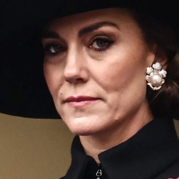 jdpoc's tweet photo. GBNEWS: "Princess of Wales 'abdominal surgery' is a cover for an abortion, or a self-obsessed and vain 'tummy-tuck' procedure, or to have some tattoos removed."

"Oh, wait, no, hold on, that's the story we were going to run if it was the Duchess of Sussex. As you were." https://t.co/TdpWVQJGAx