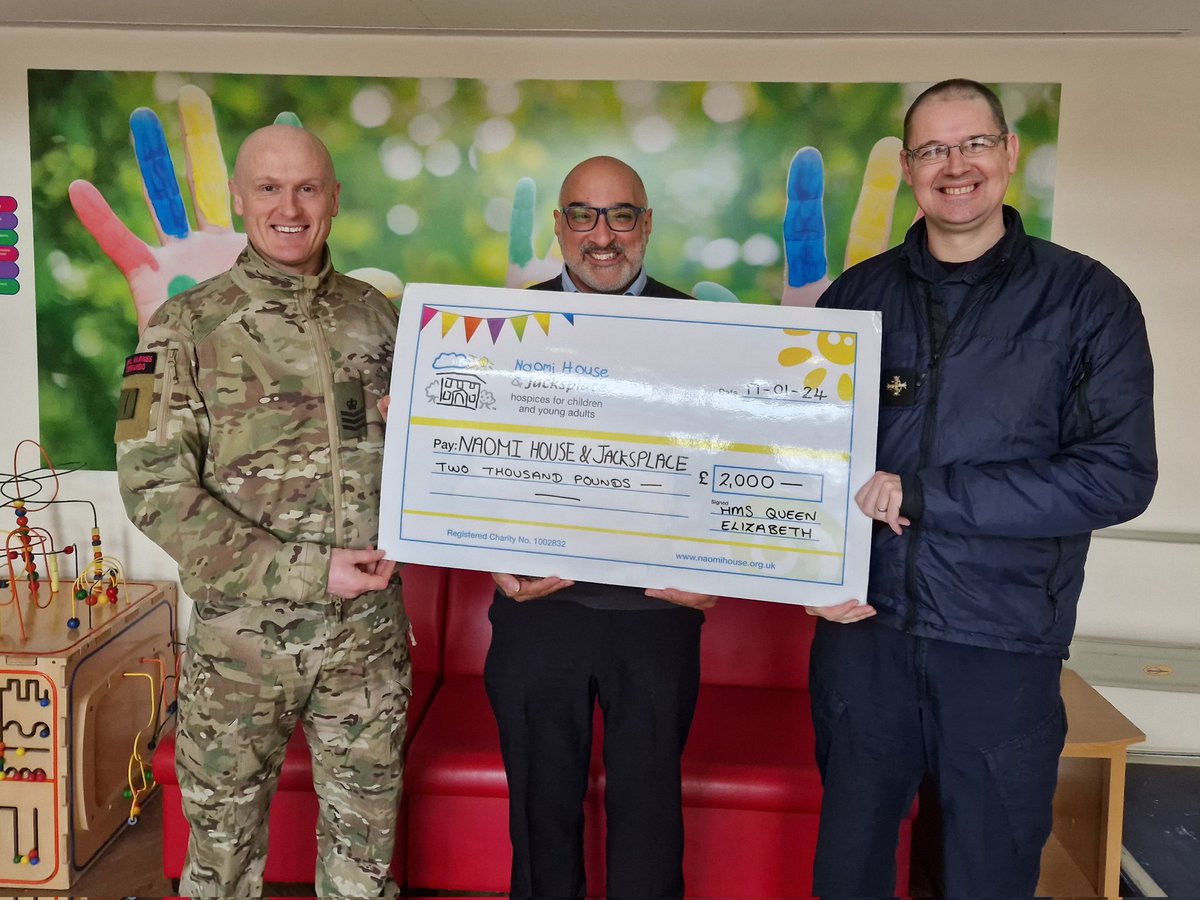 Our Warrant Officers and Senior Rates Mess takes great pride in fundraising for charitable causes. This week they donated £2000 to @naomiandjack, supporting the amazing work taking place at the Naomi House and Jacksplace hospices for children and young adults. 👏 👏 👏