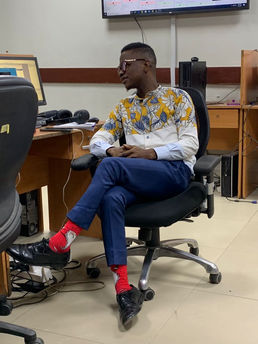 BondeyStephen's tweet photo. I did not know you're going to see this sir.🤭😂
Thank you for being a huge inspiration to many young folks like myself.

@TonyOElumelu , I find myself compelled to ask an intriguing question– what inspires your affinity for red socks? I adopted the trend inspired by https://t.co/M5JZsOmemx