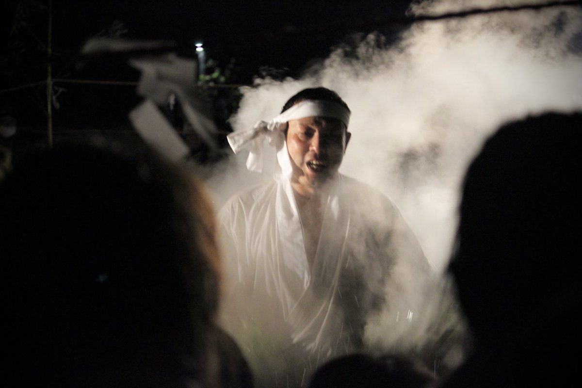 qunikidays's tweet photo. 暗闇にみる光。2024.01.13
#湯立神楽 in #大入島トンド火まつり

#神楽　#佐伯神楽　#夜神楽　#大分県　#佐伯市　#大入島　#九州　#japantrip #oitatrip https://t.co/xHsVbqIBRj
