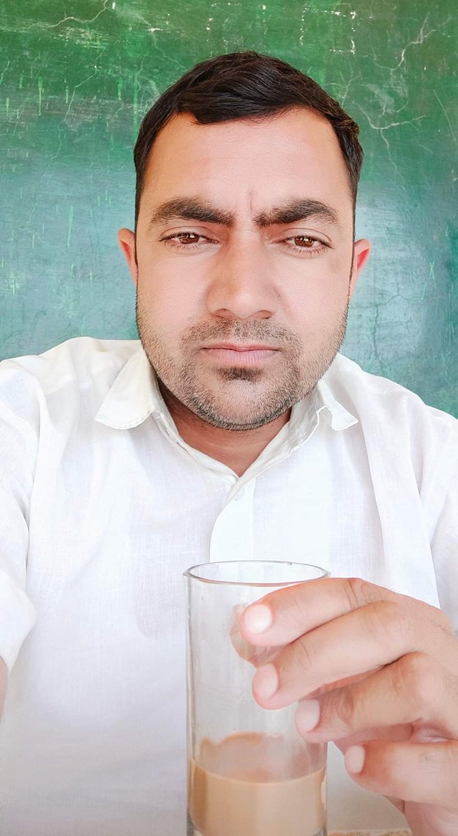 mahendragrhwal's tweet photo. चाय सिर्फ चाय नही दवा है ।
दुःख की, दर्द की, मोहब्बत की ।।☕
#mentalhealth #MahendraKumar #psychology #motivation #tealovers https://t.co/TYxX5qghzq