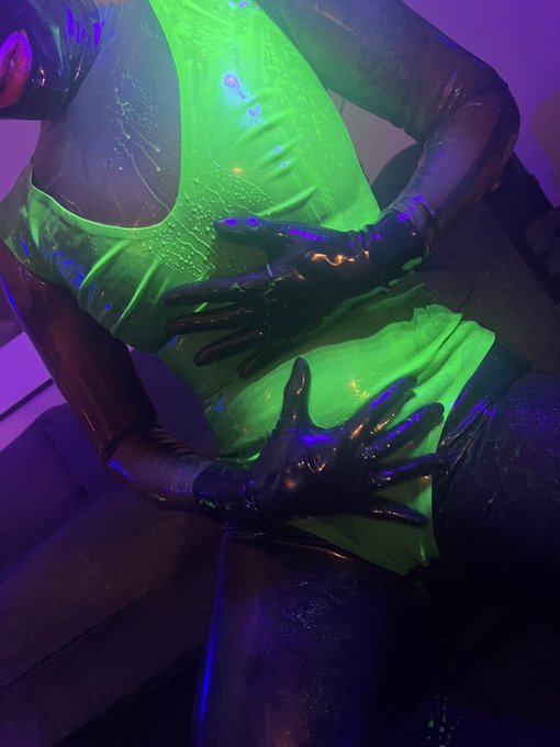 I like it when things get messy. I still upload rubber delicacies at Onlyfans https://t.co/erw0IeeM6A<a href="/tag/amsterdam"class="tags"><span>#amsterdam</span></a><a href="/tag/playparty"class="tags"><span>#playparty</span></a>