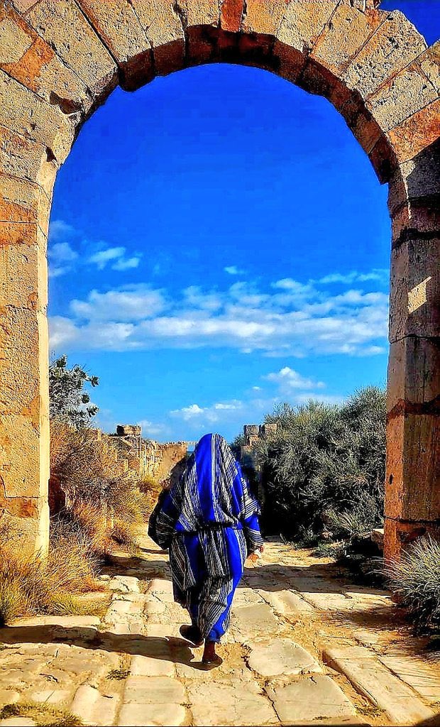 BenghaziBright's tweet photo. '"A moment frozen in time that won't fade,a scene I couldn't resist capturing."
Hands that knead life from sun-baked clay, paint henna dreams on wind-swept days. Libyan women, whispers of olive and breeze, their voices echo through history's trees.'
Credit: @jdourz 

-RANA✨ https://t.co/1Ld9v9A4YQ