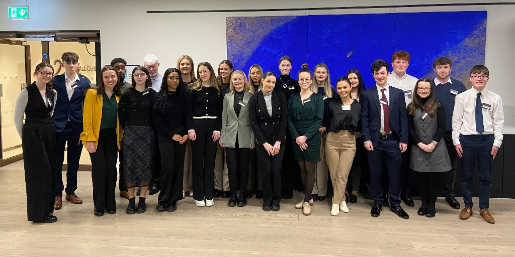 A&L Goodbody Trainees tweet media