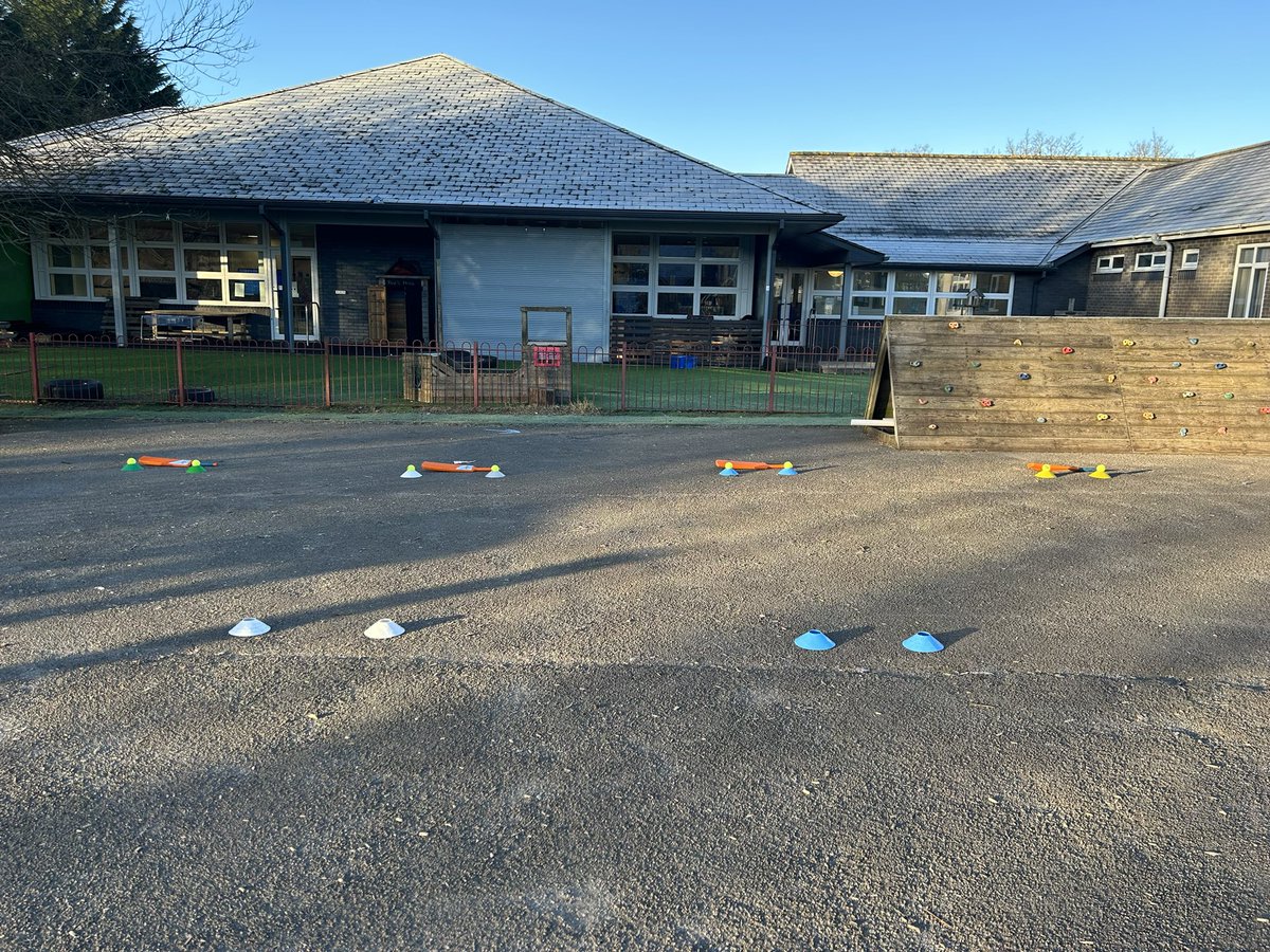Lucy King (@lucyking_cwdo) on Twitter photo The cold is not stopping us today <a href="/stmarysrc1/">St Mary's RC, Brynmawr</a> for a @Chanc2Shine engagement day🏏🥶
Lots of wickets taken and lots of big hits🤩👏
• Brilliant Bowlers🎯✅
• Super Strikers💥✅
More opportunities at: <a href="/AbertilleryTCC/">Abertillery Town Cricket Club</a>, <a href="/BlainaCC/">Blaina Cricket Club🏏</a>, <a href="/EbbwValeCC/">Ebbw Vale CC</a> & <a href="/tredegarcc/">Tredegar CC</a>‼️
#WeAreWelshCricket The cold is not stopping us today <a href="/stmarysrc1/">St Mary's RC, Brynmawr</a> for a @Chanc2Shine engagement day🏏🥶
Lots of wickets taken and lots of big hits🤩👏
• Brilliant Bowlers🎯✅
• Super Strikers💥✅
More opportunities at: <a href="/AbertilleryTCC/">Abertillery Town Cricket Club</a>, <a href="/BlainaCC/">Blaina Cricket Club🏏</a>, <a href="/EbbwValeCC/">Ebbw Vale CC</a> & <a href="/tredegarcc/">Tredegar CC</a>‼️
#WeAreWelshCricket