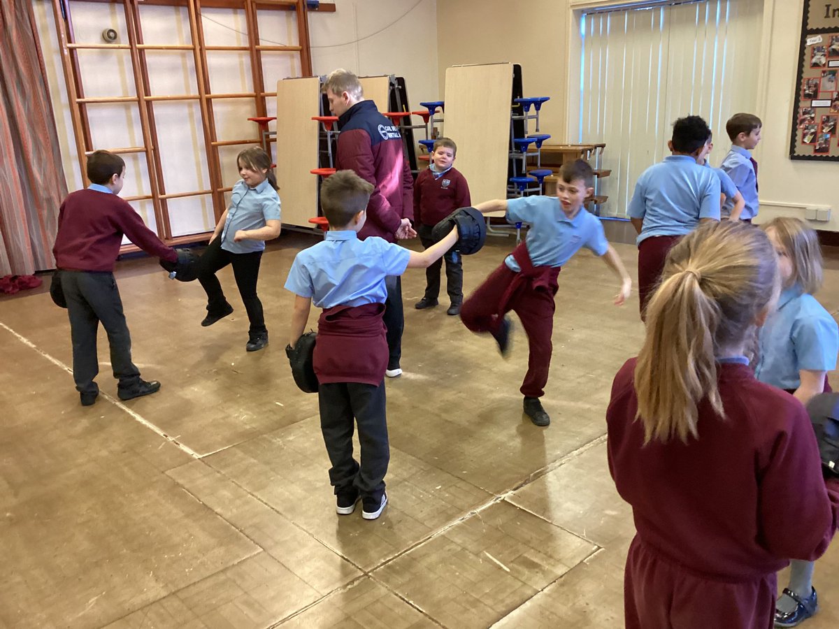 MrNicklinBHPS's tweet photo. @BeaufortHillPri #Year4BHPS a great session with Carl Betty Martial Arts this morning 🥋💪 @carlbettytkd https://t.co/bzNuU8Ph6a