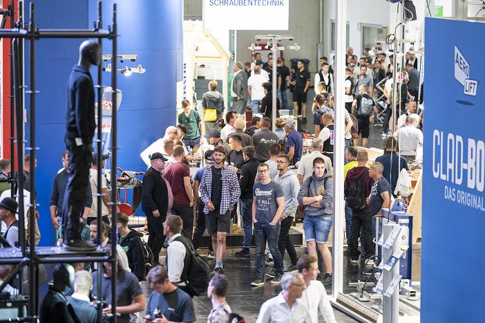 VerlagBruchmann's tweet photo. https://t.co/gm6Q7Cb26g

Loro auf der “Dach + Holz” Messe in Stuttgart
Halle 7 / Stand 7.401

Die “Dach + Holz” Messe, die am 05.03.2024 in  Stuttgart stattfindet, ist eine der bedeutendsten Veranstaltungen in der  Baubranche.
Bild: GHM Handwerksmessen https://t.co/IJ6Exewg3a