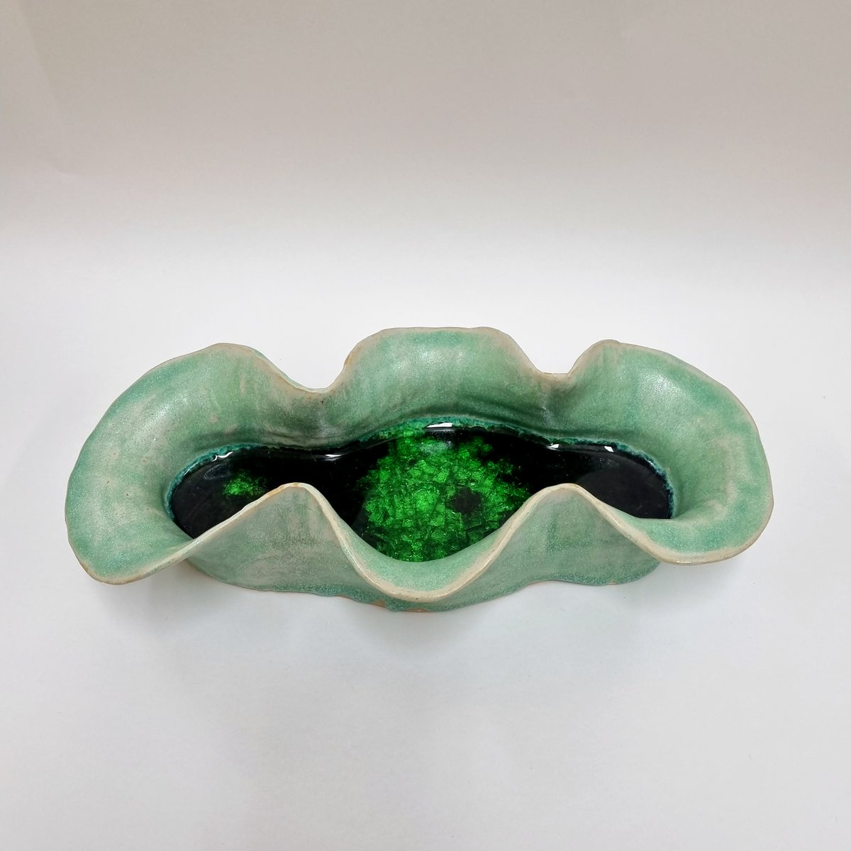 Brunel_Arts's tweet photo. Abstract piece from last term's pottery class - beautiful! 😄
The effect in the base of this work is melted glass, something we noticed was quite popular with our autumn pupils!
#weeklyclasses #artclasses #pottery #ceramics #brunelarts #ceramicbowl #colourful #learnanewskill https://t.co/ao05XZNMQJ