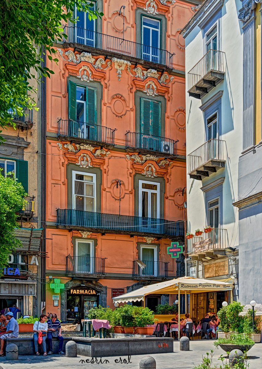 #napoliitaly #naplesstreets #italianlifestyle #architecture #streetphotography #balconies #facade  #timeless_streets