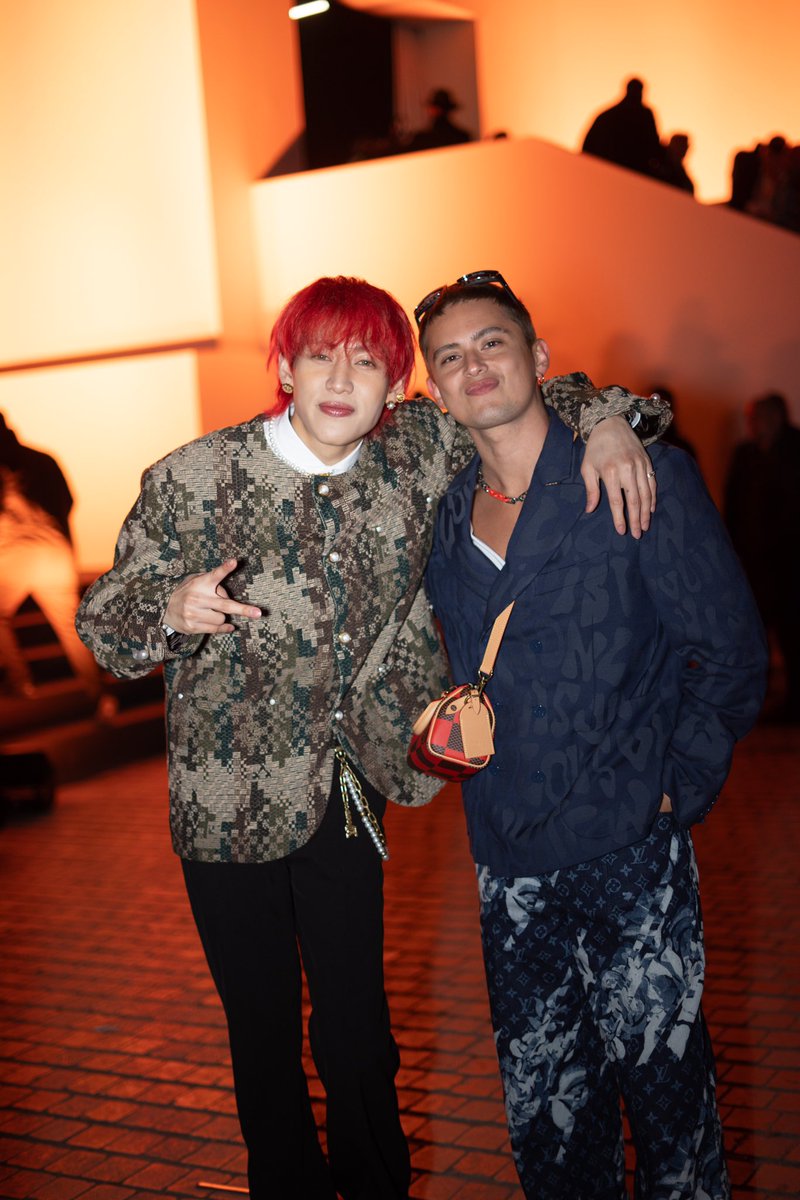 .@tellemjaye at the #ParisFashionWeek 2024 for @LouisVuitton @Pharrell's Men's Fall-Winter Show. 

Great to see #JamesReid and @BamBam1A together again! 🤩

#PharellWilliams #LVMenFW24 #PFW24 #LouisVuitton #PFW2024