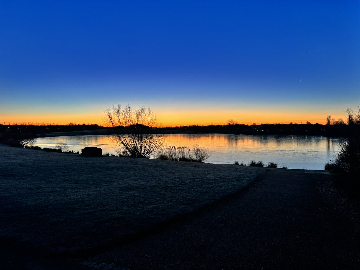 cliveblox's tweet photo. Lovely morning in Milton Keynes https://t.co/ZEVDJf64Ys