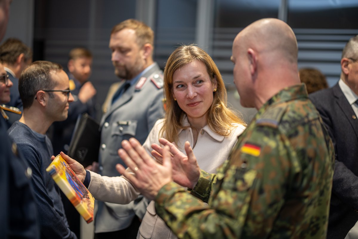 bundeswehrInfo tweet picture