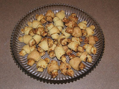 mediahpc's tweet photo. Rugelach, los dulces israelíes que parecen (algunos) croissants pero no lo son
https://t.co/e10mykPHrm https://t.co/vzfPSdvoAt