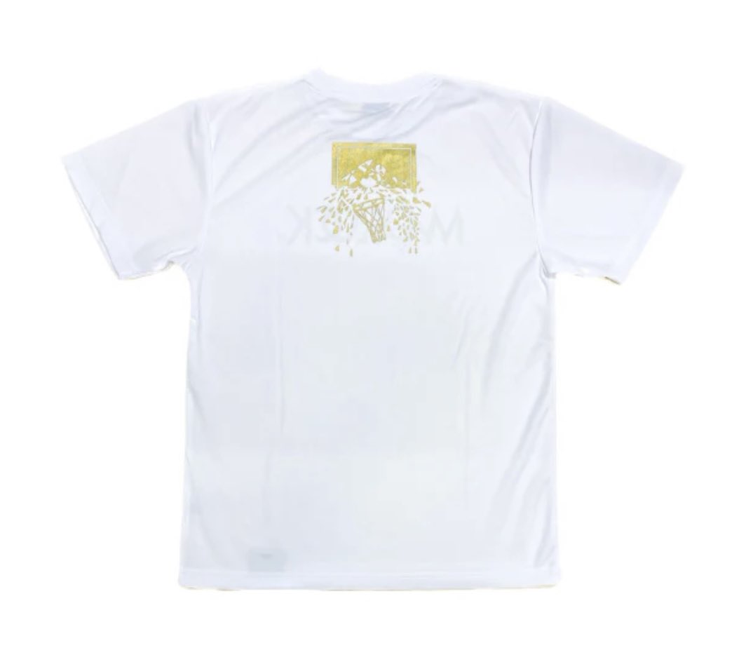 MADROCK_tokyo's tweet photo. 【商品情報】MADROCKグラフィックTシャツシリーズ。 NBA往年の名ダンカー"チョコレートサンダー"ことダリル・ドーキンスのバックボードを破壊するパワーダンクからインスピレーションを受けたオリジナルグラフィック。 バックボードが割れ、飛び散る破片がライトに照らされキラキラと輝くイメージ。 https://t.co/AcdO3Jihc8