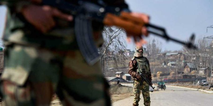 Kashmir_Fact's tweet photo. Sad news from J&K😢
An Agniveer was martyred & two others were injured in a mine Bl@st in the Nowshera Sector near the Line of Control.
More details awaited
Pray for our Security Force 🙏🙏
#JammuKashmir #rajouriterrorattack @major_pawan @ShivAroor @amritabhinder @srdmk01 https://t.co/YzdcclRV4x