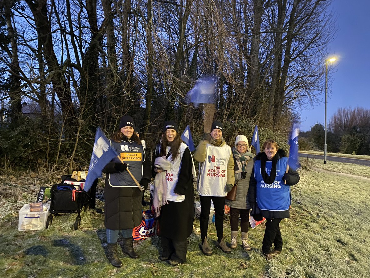 At the Picket Line Craigavon Area Hospital @RCN_NI @theRCN @EjKearney #FairPayForNI #FairPayforNursing #SafeStaffingSavesLives