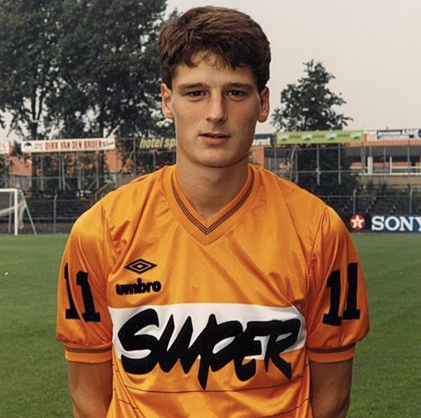 This is a SUPER shirt sponsor… A young Wim Jonk at FC Volendam 🇳🇱