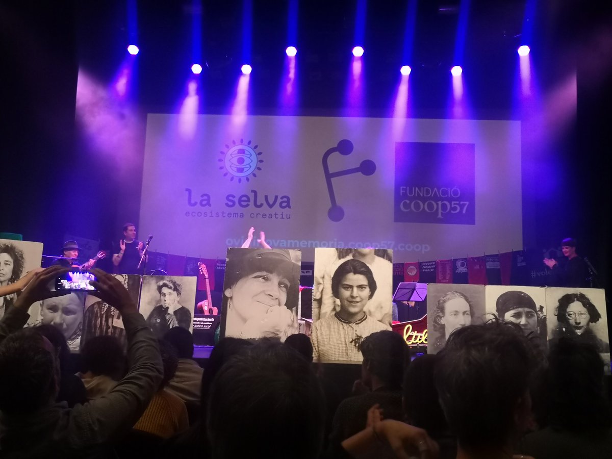 npini's tweet photo. Hi vam ser quan eren #Ovidi3, també quan eren @Ovidi_4, i ara amb en @toti_soler no hi podíem faltar.
I per la Jana Montllor i el documental sobre #OvidiMontllor
Sou reparadors i electritzants.
Quin xute anit.
Mil gràcies! https://t.co/cyUvf3TqW1