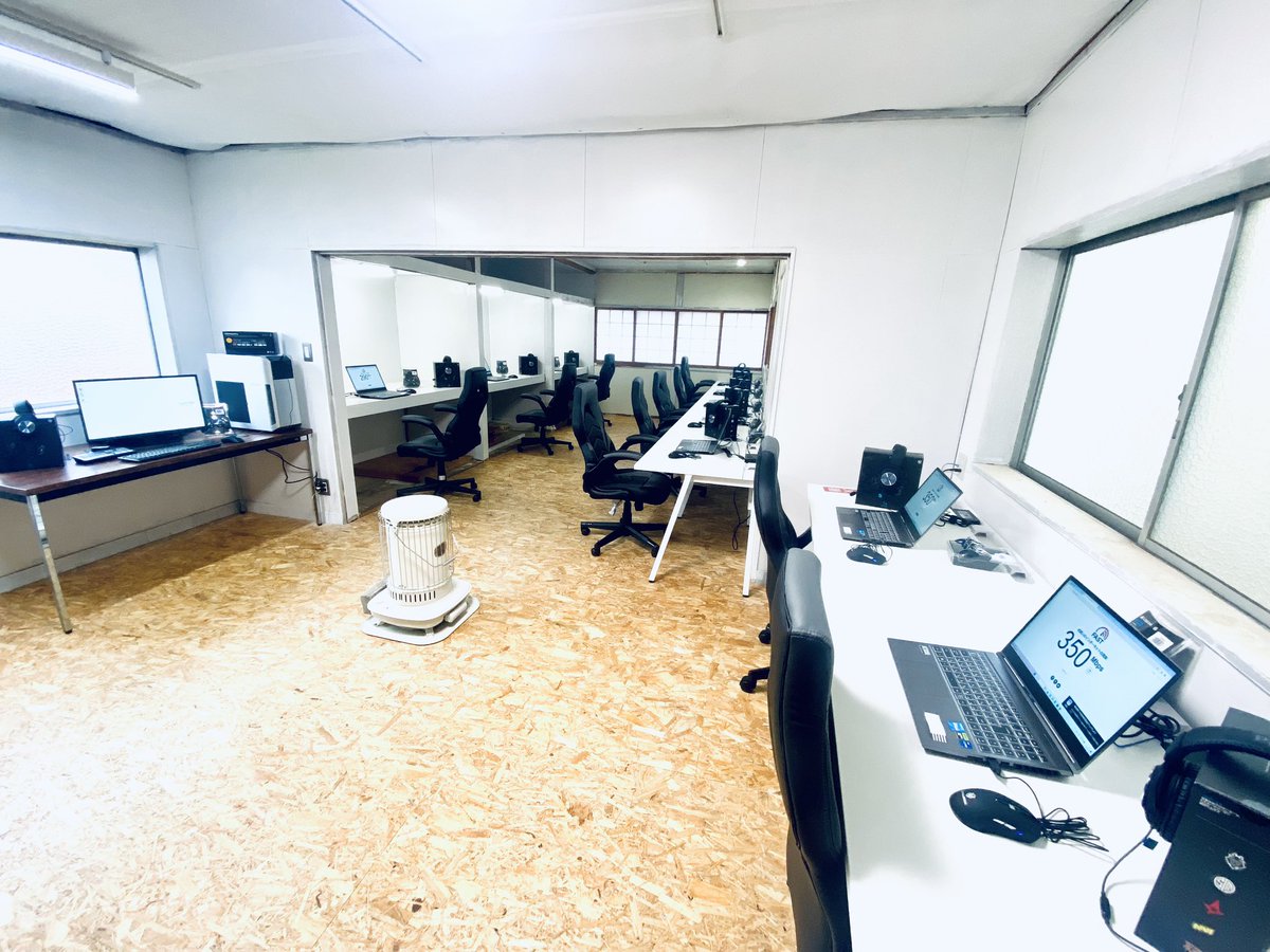 ST4GIC's tweet photo. 江津市の新拠点公開
これはヤバい
地域の子どもたち、社会人、シニアがここで学ぶ、遊ぶ、探求する

高性能グラボ搭載PC11台、高速回線、配信機器、3Dプリンターが配備されています💻🖨️⌨️

江津市民よ‼️集いましょう‼️
↓場所↓
https://t.co/fhA9vwpW9Y
↓講座参加はこちら↓
https://t.co/qerWK3p5AN https://t.co/AJLD7jJkPV